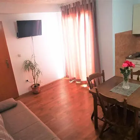 Divic Drvenik (Split-Dalmatia)