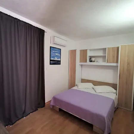 Divic Apartment *