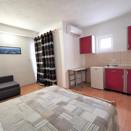 Apartment Divic