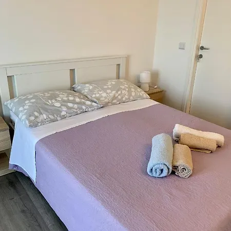 Divic * Drvenik (Split-Dalmatia)