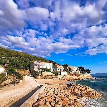 Divic * Drvenik (Split-Dalmatia)